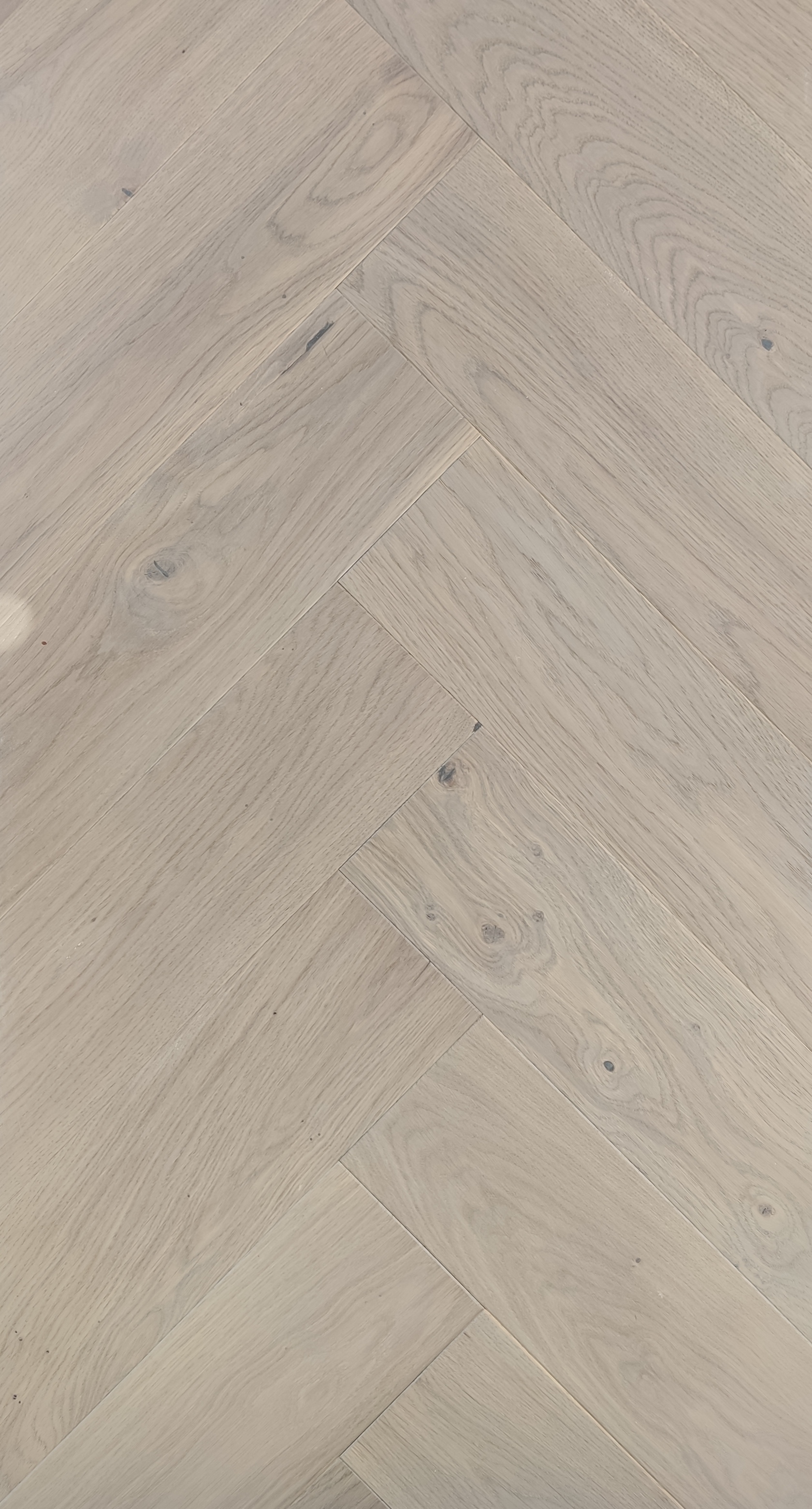BARLINEK-Třívrstvá dřevěná podlaha-Dub Marzipan Muffin Herringbone 130, 14x130x725mm, bal 0,65m2